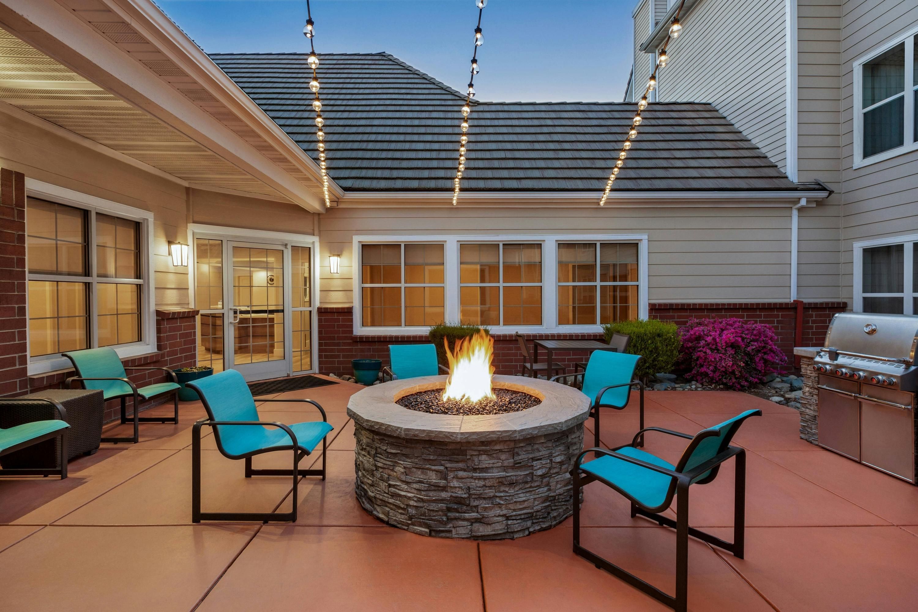 Residence Inn by Marriott Roseville - Roseville - Patio