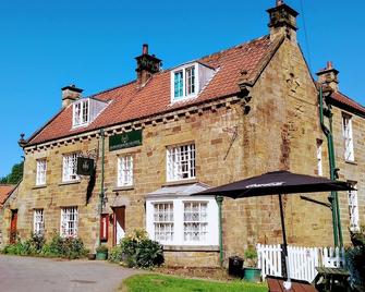 Horseshoe Hotel - Whitby - Building