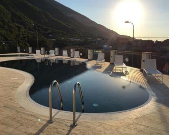 Hotel Ristorante Montuori - Pimonte - Piscina