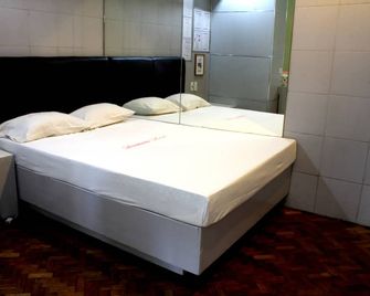 Bermuda Hotel And Restaurant - Mandaluyong - Ložnice