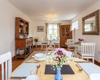 Avalon House B&B - לינדהרסט - חדר אוכל