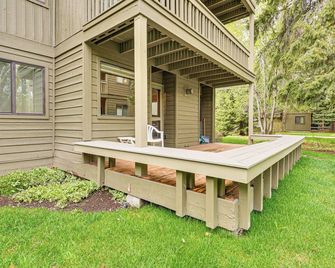 Walk to Sun Valley Village Condo with Deck! - Sun Valley - Patio
