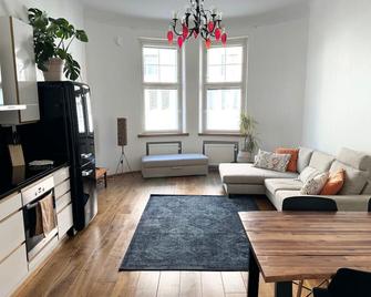 Hakaniemi Luxury Apartment Helsinki Center, 24h Check In - Helsinki - Living room