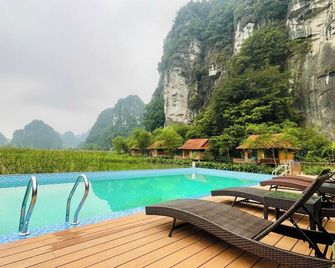 Lotus Field Homestay - Ninh Binh - Piscina