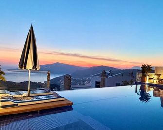 Villa La Mer Kalkan - 4 Bedroom Luxury Villa - Kalkan - Pool