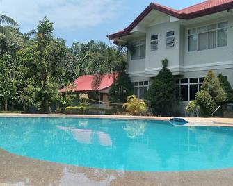 Camiguin Lanzones Resort - Mambajao - Piscina