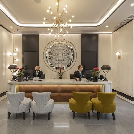 Front desk view of H10 Palazzo Galla