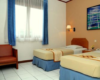 Kenangan Bandung Hotel - Bandung - Habitación