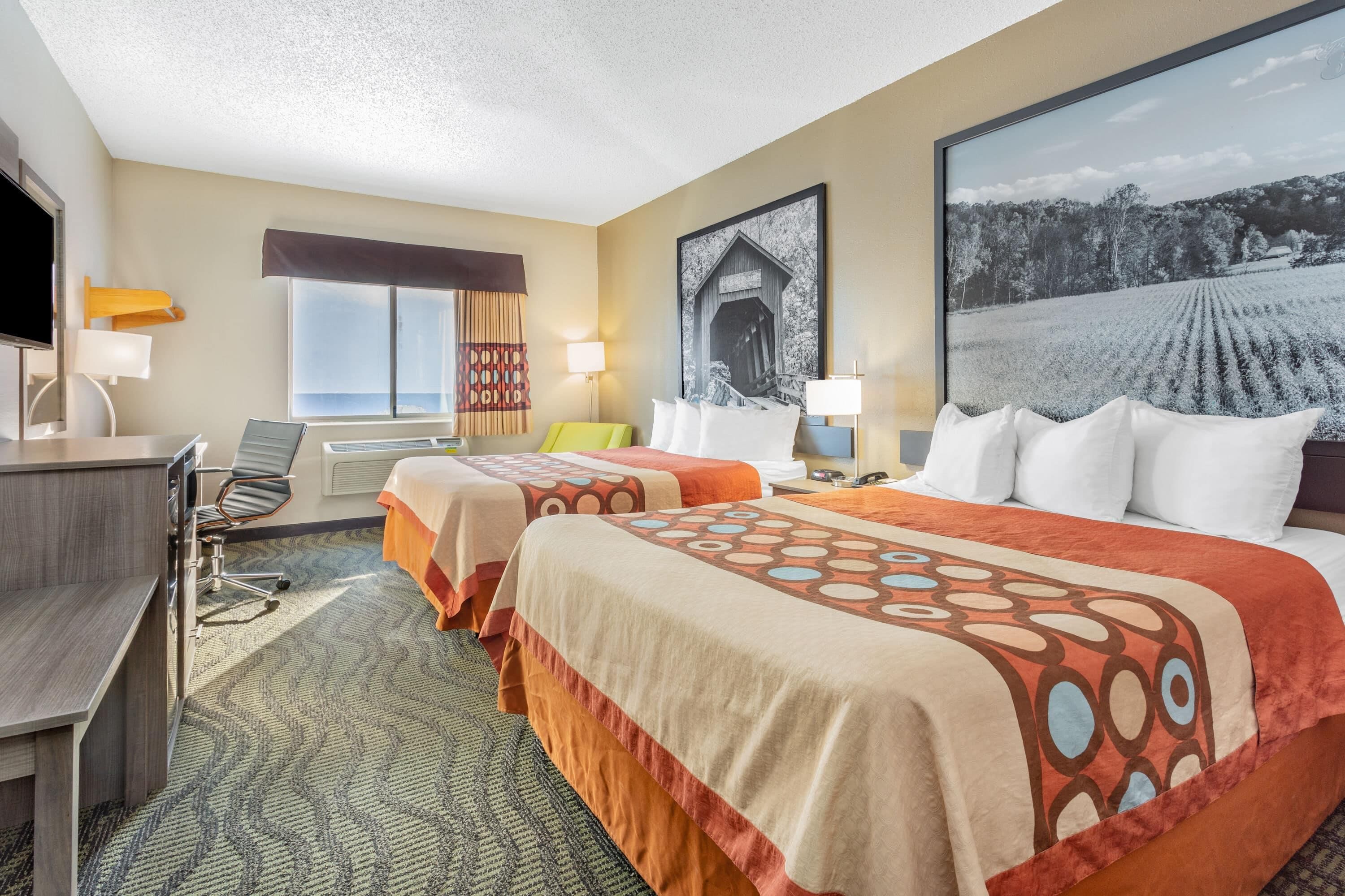 Super 8 by Wyndham Kokomo - Kokomo - Schlafzimmer