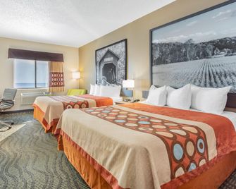 Super 8 by Wyndham Kokomo - Kokomo - Schlafzimmer