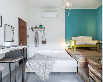 Cute Studio in Old Town by Holiday Solutions - Como - Bedroom