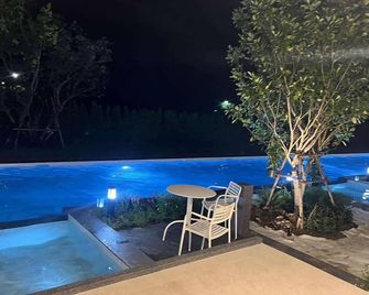 The Poom Cafe & Resort Khao Yai - Ban Khanong Phra Nua - Piscina