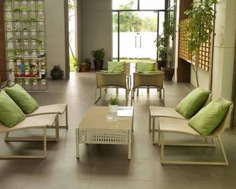 The Garden 304 - Si Maha Phot