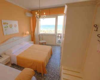 Hotel Hollywood - Senigallia