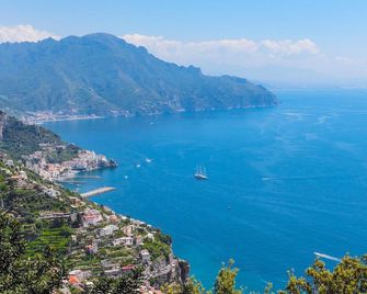 Apartment in a villa with breathtaking views of Amalfi and the sea - Amalfi - Playa