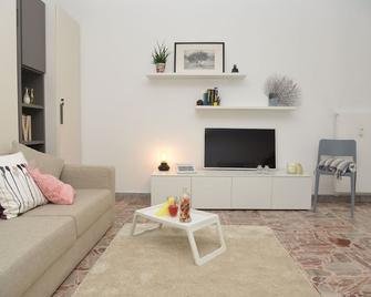 Bright Stunning Central Apartment in Fro - Paradiso - Living room