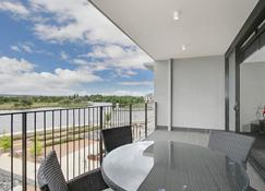 Accommodate Canberra - The Pier - Kingston - Patio