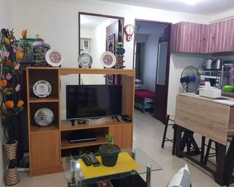 Edmar 732 (Family Room No Breakfast Included) Unit #11 - Manila - Sala de estar