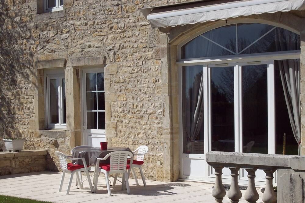 A haven of peace in a large Charming Residence - Bèze - Patio