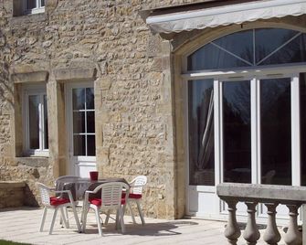 A haven of peace in a large Charming Residence - Bèze - Innenhof