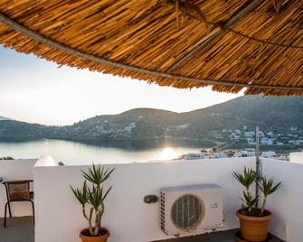 Princess Sissy - Ios - מרפסת