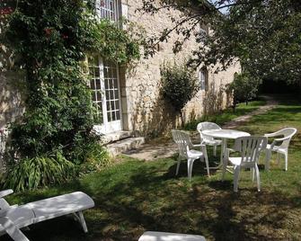 Trémoulis, 7 people, tasteful decoration, close to shops - La Canourgue - Patio