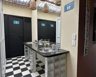 Lucca Hostel Medellín - 麥德林 - 浴室