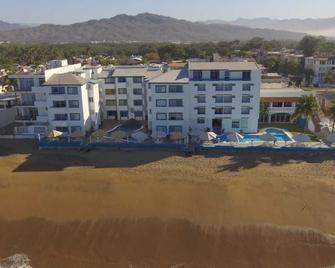 Hotel Caracoles - Manzanillo - Edificio