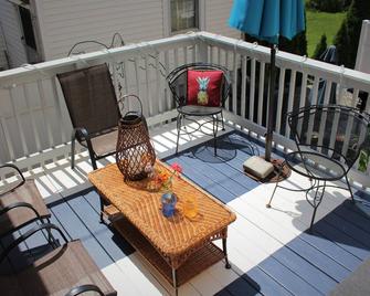 Vintage Revival Retreat: Glen Onoko Getaway - minutes from the Gorge! - Jim Thorpe - Balcony