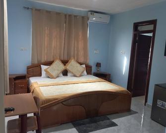 Coded Guest House - Aburi - Habitación