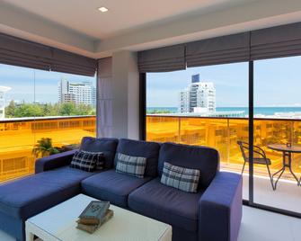Rocco Hua Hin Beach Seaview - Hua Hin - Living room