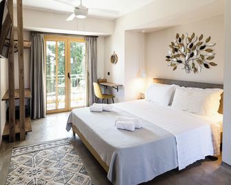 Pefkon Suites - Afytos