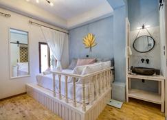 Bastion Luxury Medieval Accommodation - Rhodes - Bedroom
