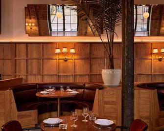 Wythe Hotel l Manhattan View King l Luxe Bed & Skyline Views - New York - Restaurant