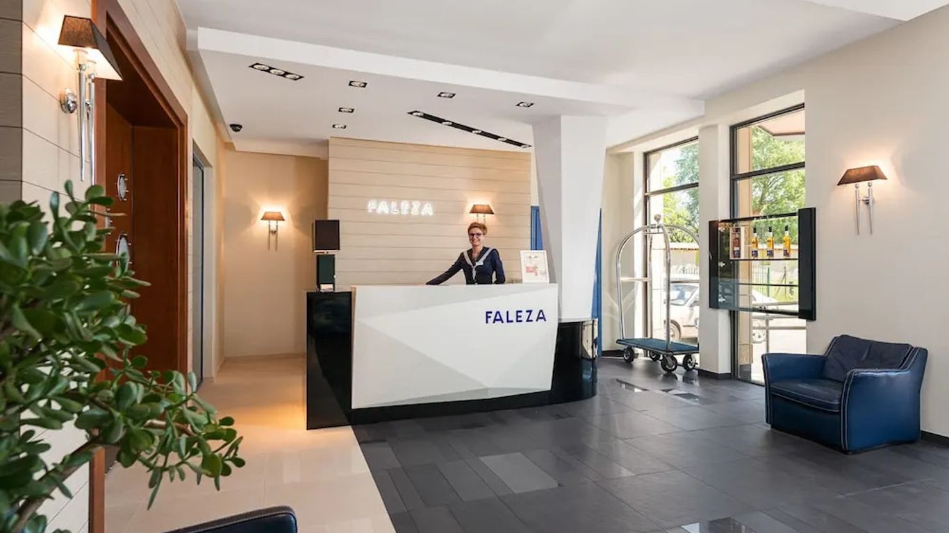 ホテル レストランツャ ファレザ