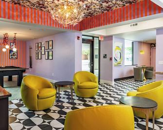 Hive House - Cary - Lounge