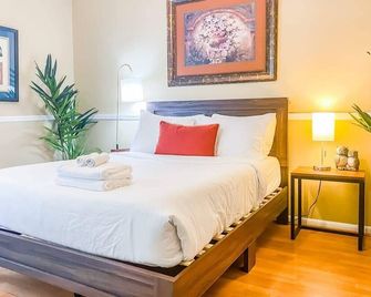 Near Space Center- Mahan Splashdown - Madison - Bedroom