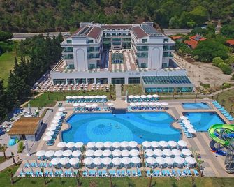 Dosinia Luxury Resort - Kemer - Bể bơi