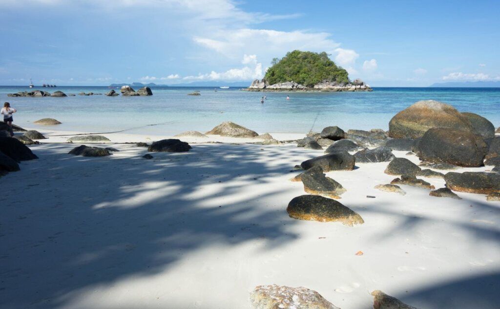 إن تي هاوس كوه ليب ريزورت - جزيرة كو ليبي - شاطئ