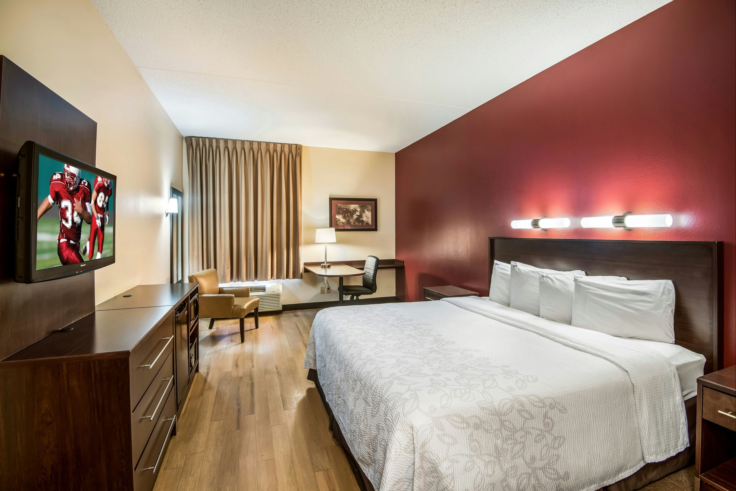 Red Roof PLUS+ Houston - Energy Corridor - Houston - Bedroom