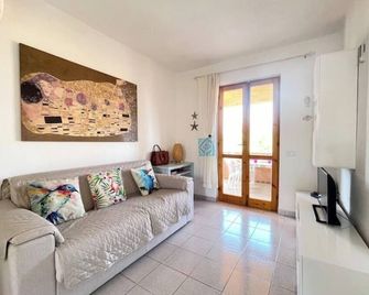 Sunset House La Cinta St5 - Puntocasabudoni - San Teodoro - Sala de estar