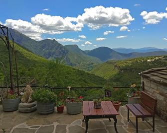 Guesthouse Iro - Papingo - Balcony