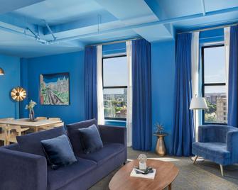 Angad Arts Hotel St. Louis, Tapestry Collection by Hilton - St. Louis - Bedroom