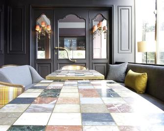 هوتل داس ريجينا - باد غاستيين - غرفة طعام