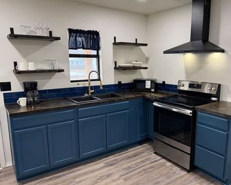 Cozy Ardmore 2br Duplex | King Bed + Comfort - Ardmore - Keuken