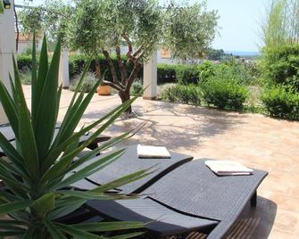 Apartments Giardino - Hvar - Patio