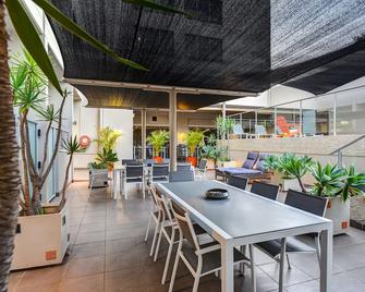 Mercure Centro Port Macquarie - Port Macquarie - Patio