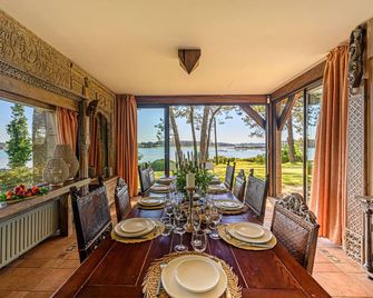 Le Manoir De Saint Brendan - Baden - Dining room