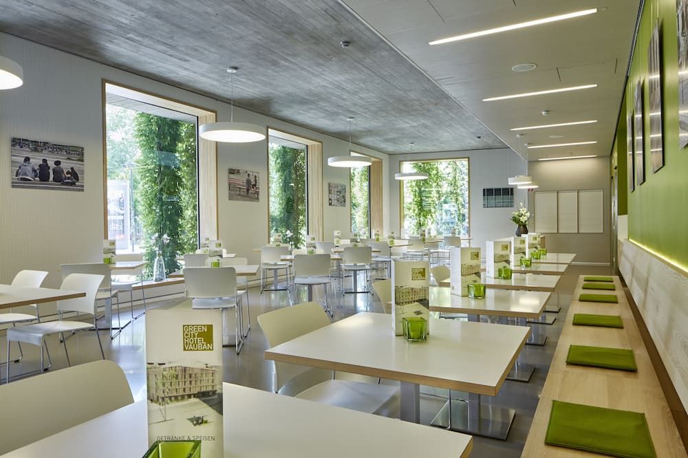 Green City Hotel Vauban - פרייבורג אים ברייסגאו - מסעדה