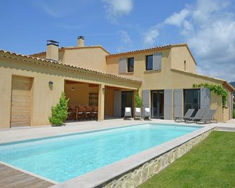 Villa in Malaucene Near Mount Ventoux - Malaucène - Pool